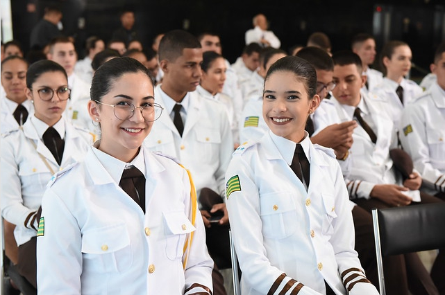 Educação de SP abre consulta pública sobre a implementação das escolas cívico-militares