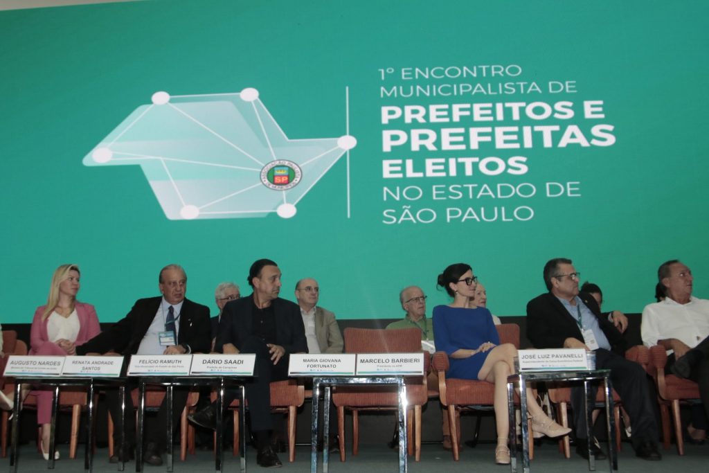 Vice governador de SP destaca a importância da união e do diálogo entre as esferas em evento com prefeitos